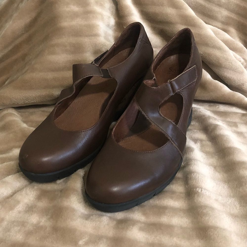 Brown Sanita wedges. Sz 39